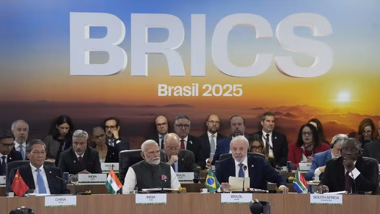 Các nhà lãnh đạo BRICS trong hội nghị thượng đỉnh BRICS thường niên lần thứ 17 tại Rio de Janeiro, Brazil, ngày 7/7. Ảnh: AP Photo / Eraldo Peres