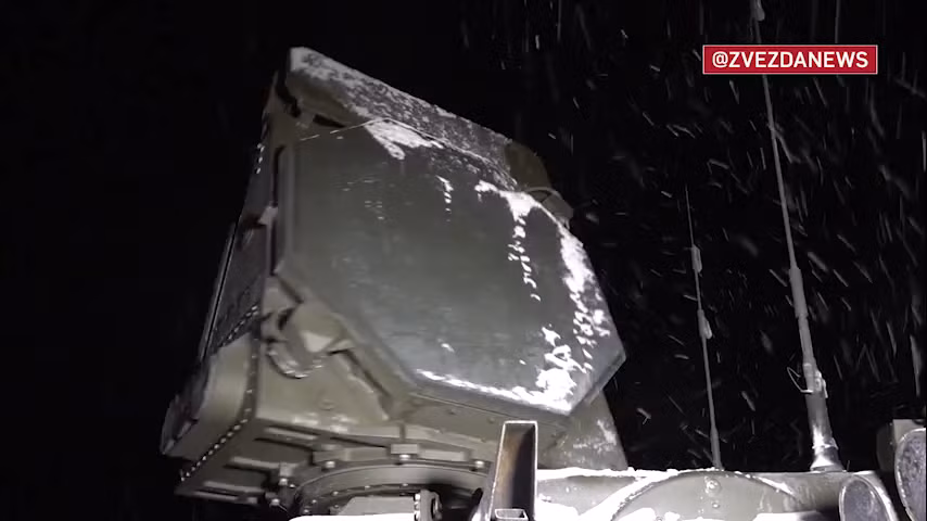 Video hé lộ khoảnh khắc loạt drone bị bắn hạ khi áp sát nơi ở ông Putin