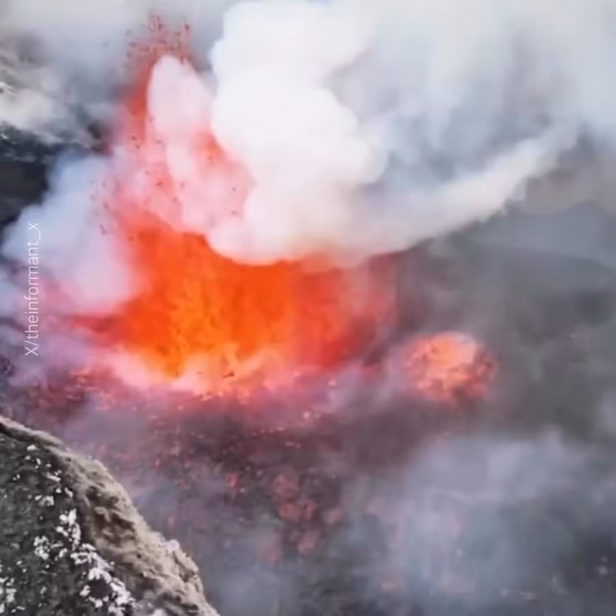 Video núi lửa Etna bất ngờ thức giấc, dung nham bắn cao 400 mét