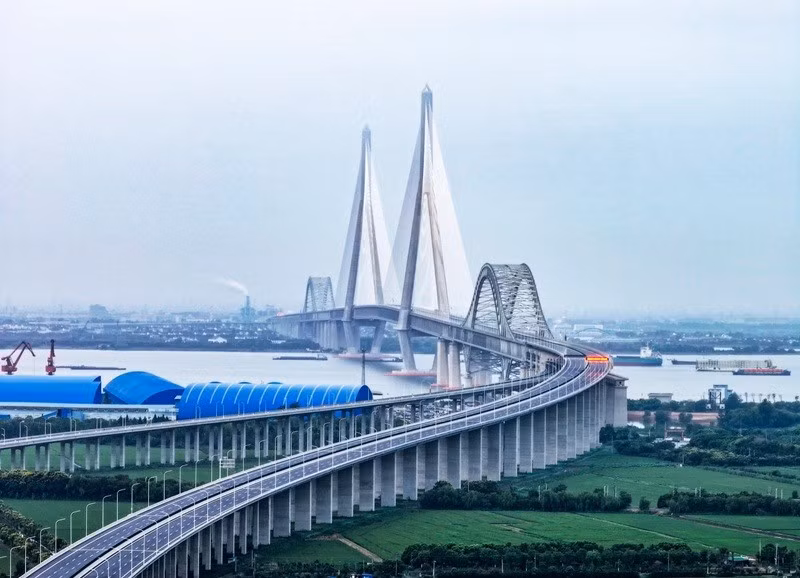 Cầu dây văng dài nhất thế giới thông xe, rút hành trình còn 20 phút