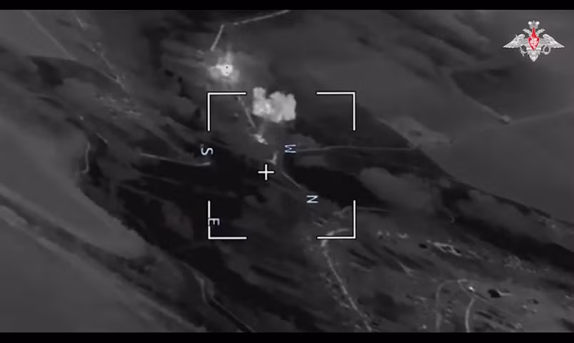 Video UAV Geran-2 đánh sập các kho ở hướng Oktyabrsky