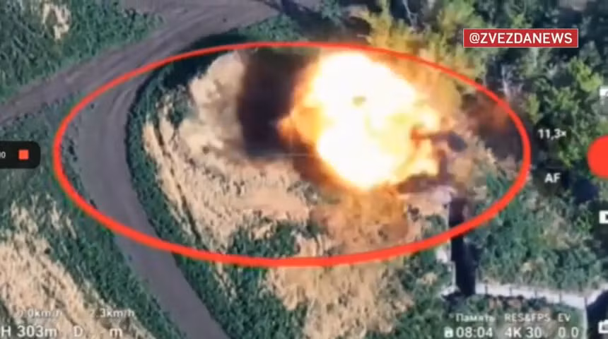 Khoảnh khắc drone FPV giáng đòn đánh sập hầm kiên cố