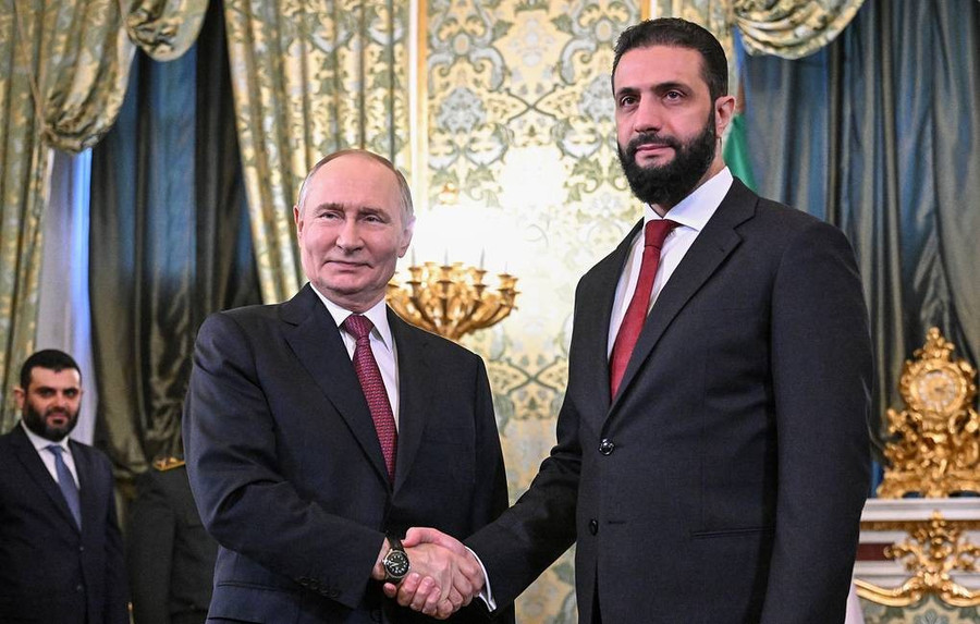 Tổng thống Nga Vladimir Putin và Tổng thống lâm thời Syria Ahmed al-Sharaa.