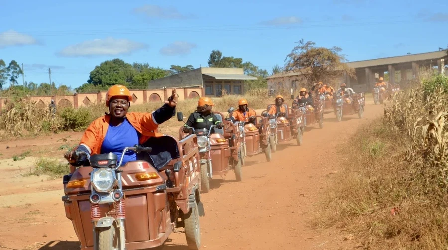 Công ty khởi nghiệp Mobility for Africa của Zimbabwe muốn mang xe 3 bánh chạy điện đến các vùng nông thôn trên khắp châu Phi. Ảnh: Mobility for Africa