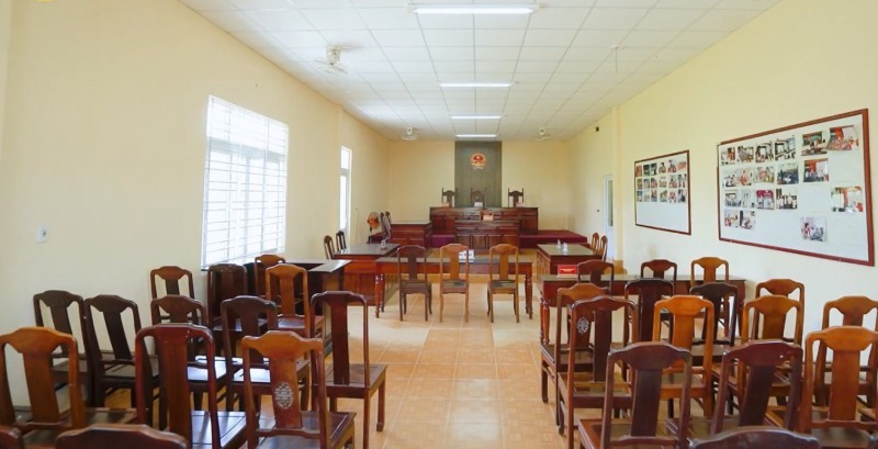 Phòng diễn án, nơi tổ chức các phiên tòa giả định giúp sinh viên thực hành làm quen với thực tế. phongdienanluathue.jpg