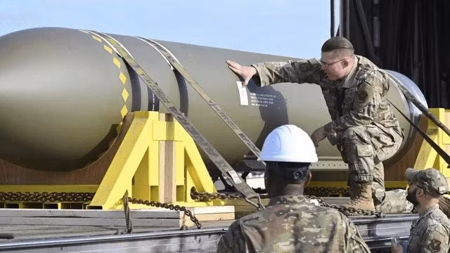 Bom phá boongke GBU-57A/B Massive Ordnance Penetrator của Không quân Mỹ.