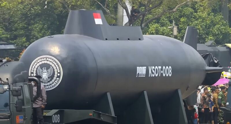 Tàu ngầm tự hành KSOT-008 được trang bị AI của Indonesia.