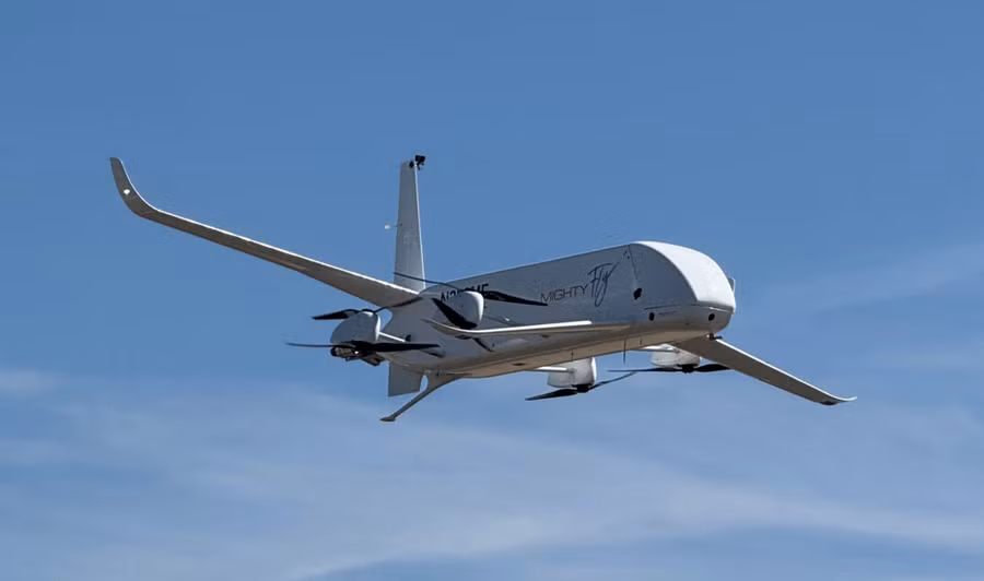 Startup trình diễn drone bay xa gần 1.000km chở hàng tự động cho không quân