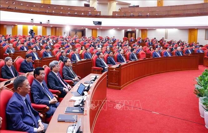 Các đại biểu tham dự bế mạc Hội nghị lần thứ mười hai Ban Chấp hành Trung ương Đảng khóa XIII. (Ảnh: Phạm Kiên/TTXVN) be-mac-hoi-nghi-lan-thu-12-ban-chap-hanh-trung-uong-dang-khoa-xiii-6.jpg