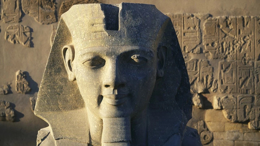 Các chuyên gia tìm thấy mảnh vỡ còn thiếu của bức tượng Ramesses II Atlantide Phototravel. Ảnh: Getty Images