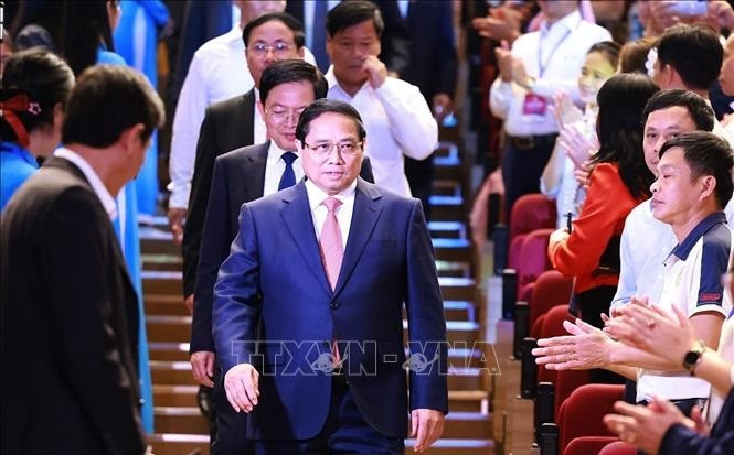 Thủ tướng Phạm Minh Chính đến dự Lễ bế mạc và trao giải Liên hoan Truyền hình toàn quốc lần thứ 42. (Ảnh: Dương Giang/TTXVN)