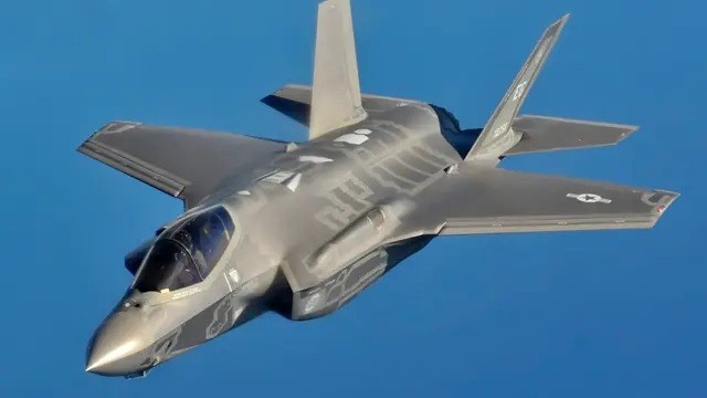 Máy bay chiến đấu F-35 Lightning II được tích hợp radar tiên tiến như AN/APG-85.