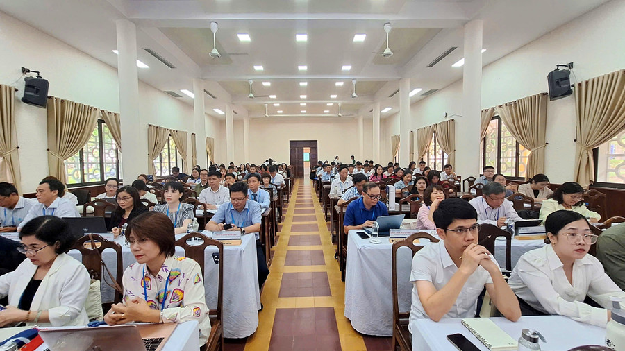 Hội thảo còn có sự góp mặt của nhiều nhà nghiên cứu trẻ. (Ảnh: Đại Dương) z6842220871972-ace82e988c613adabd88b6596d3b09d5.jpg
