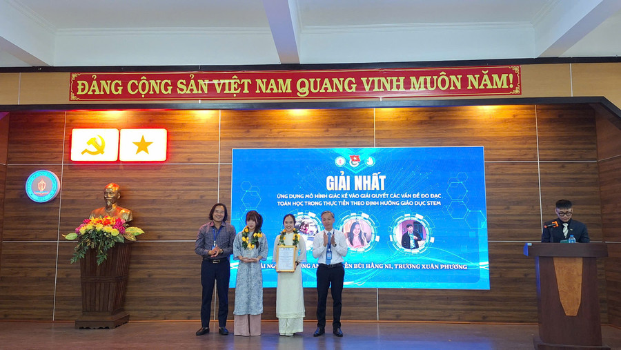 Các đề tài đạt giải đều có tính mới, hàm lượng khoa học và khả năng ứng dụng thực tiễn. (Ảnh: Đại Dương) z6627834674888-6a386c5a73a15444c79106b9841ed20a.jpg