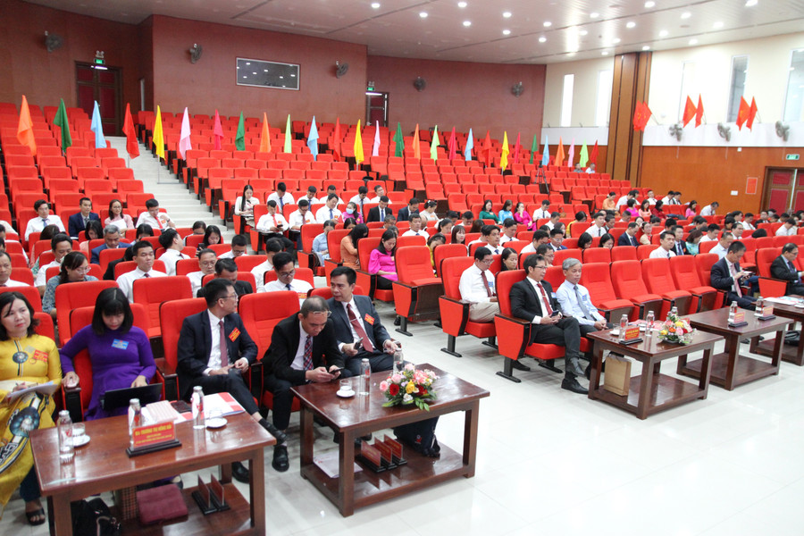Đảng bộ Cơ quan Đại học Huế là Đảng bộ cơ sở thuộc Đảng bộ Đại học Huế, có 18 chi bộ với 272 đảng viên 5-3165.jpg