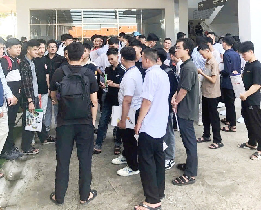 Các sinh viên Khoa Cơ khí và Công nghệ, Đại học Nông Lâm, Đại học Huế đến công ty thực tập. 7.jpg