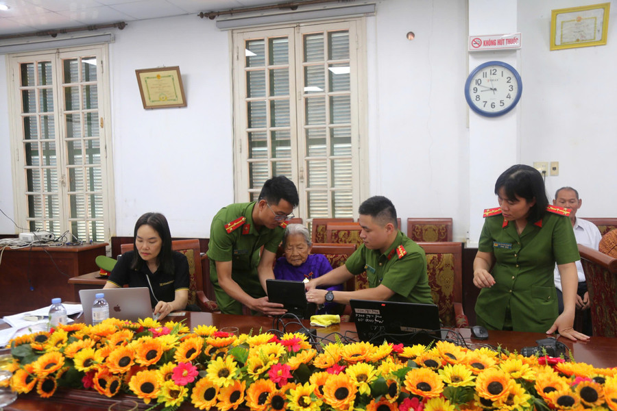 TP Huế thu nhận mẫu AND cho thân nhân liệt sĩ chưa xác định danh tính