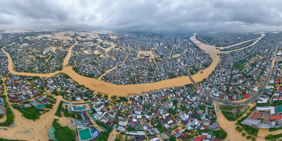 Gần toàn bộ TP Huế chìm trong cơn lũ lịch sử tuần cuối tháng 10/2025. 574246556-857154350291372-3390279165715701762-n.jpg