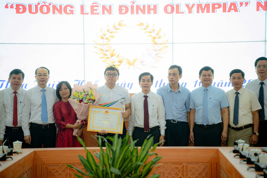 Thừa Thiên Huế vinh danh Quán quân Đường lên đỉnh Olympia năm 2024