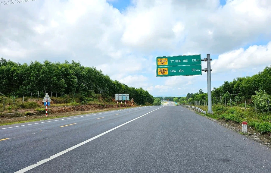 Cao tốc Bắc – Nam phía Đông đoạn La Sơn – Hòa Liên vừa được khởi công, mở rộng lên 4 làn xe.