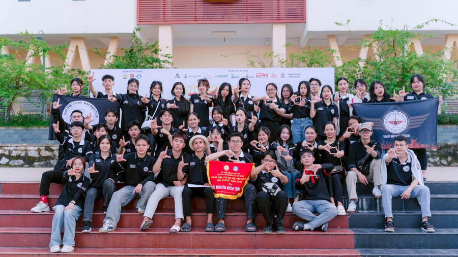 CLB Truyền thông đồng hành cùng mọi hoạt động của nhà trường. img-7739.jpg