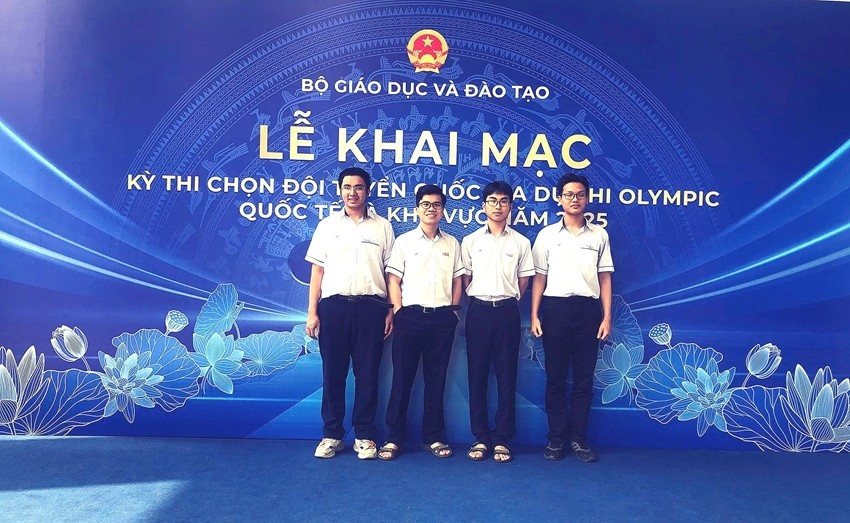 4 học sinh Trường THPT chuyên Quốc Học - Huế dự Kỳ thi chọn đội tuyển quốc gia dự thi Olympic quốc tế và khu vực 2025.