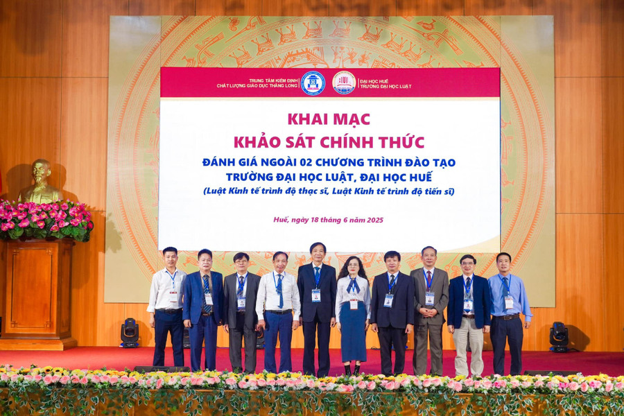 Khai mạc khảo sát chính thức đánh giá ngoài 2 chương trình đào tạo Trường Đại học Luật, Đại học Huế. 508115213-731402589541812-6731452818588922689-n-1.jpg