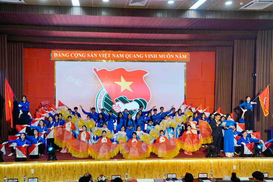 Lễ kỷ niệm 95 năm Ngày thành lập Đoàn tại Trường ĐH Y Dược Huế. (Ảnh: Thu Mai)