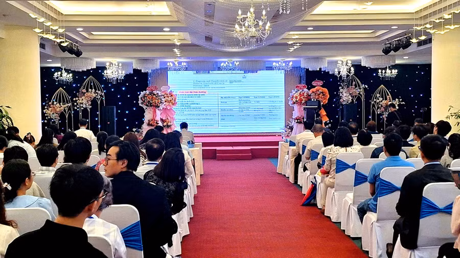 Hội nghị khoa học cố đô mở rộng lần thứ 9 về bệnh nội tiết, đái tháo đường và rối loạn chuyển hóa thu hút đông đảo đại biểu tham gia.