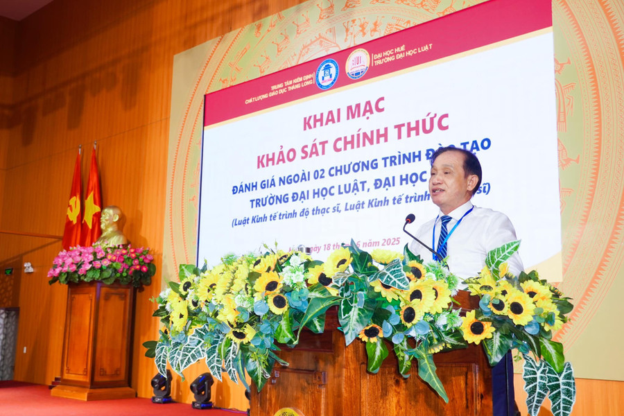 PGS.TS Đoàn Đức Lương - Hiệu trưởng Trường Đại học Luật, Đại học Huế phát biểu. 1.jpg