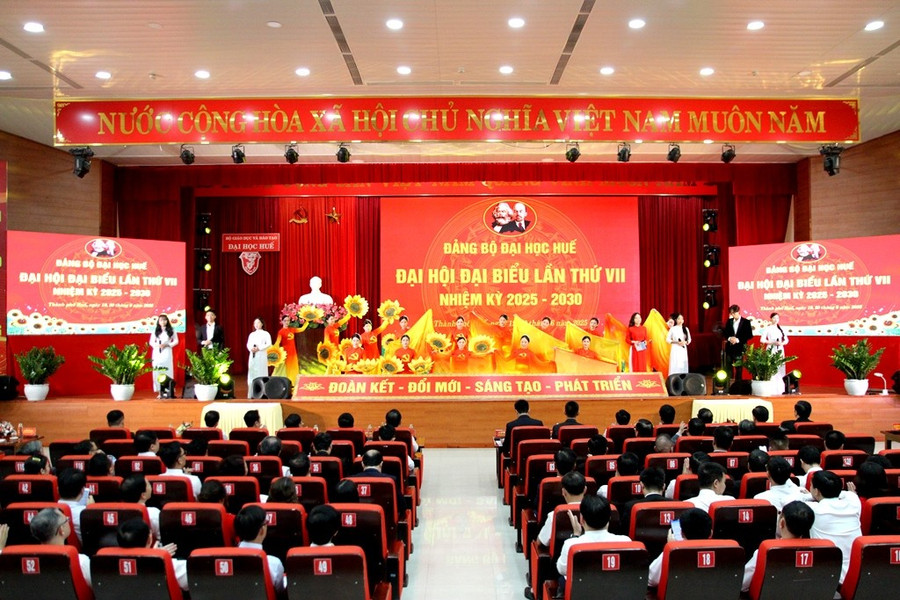 Văn nghệ chào mừng Đại hội. 1.jpg