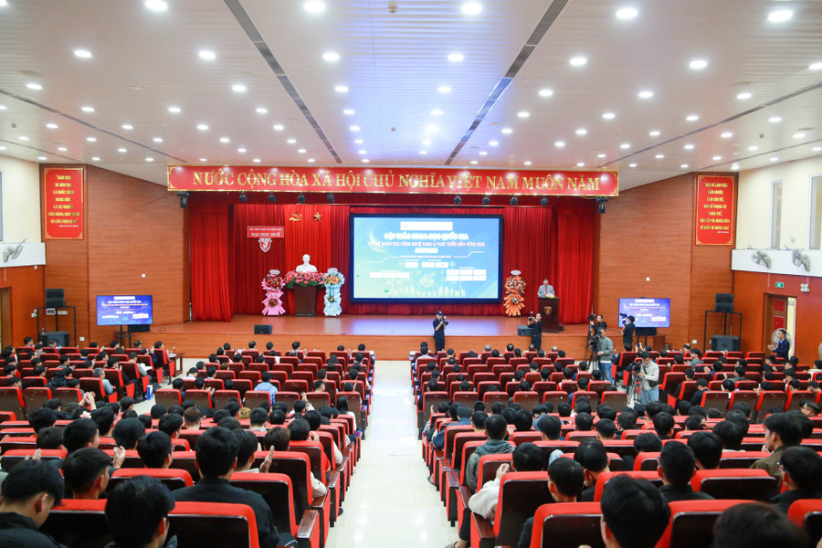 Hội thảo khoa học quốc gia quy tụ hơn 500 đại biểu là các nhà khoa học, giảng viên, sinh viên và doanh nghiệp tham dự.