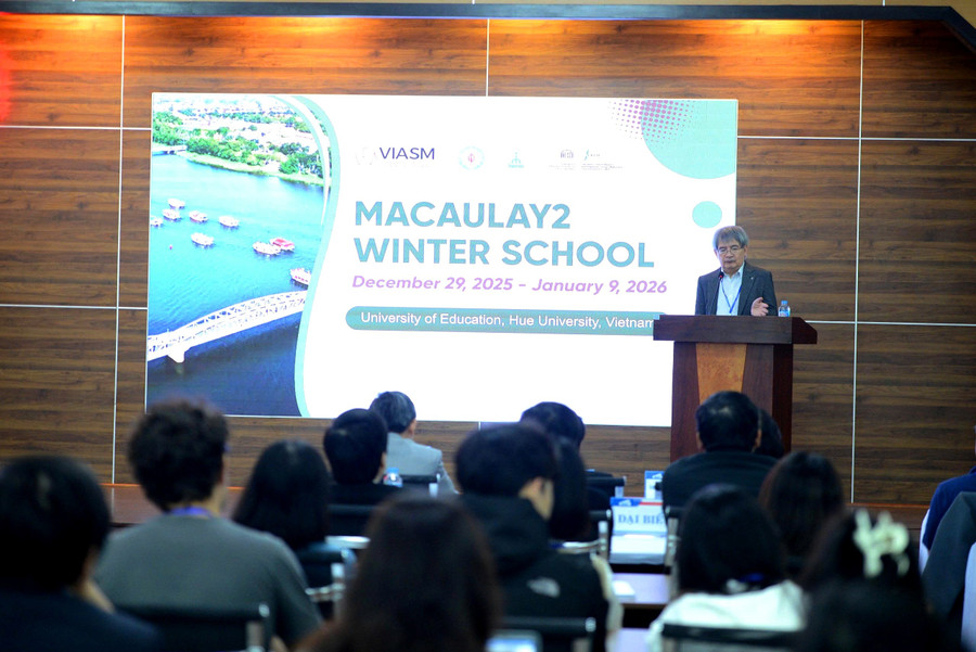 Khai mạc sự kiện Trường Đông quốc tế Macaulay2 về Toán học tại Trường ĐH Sư phạm Huế.