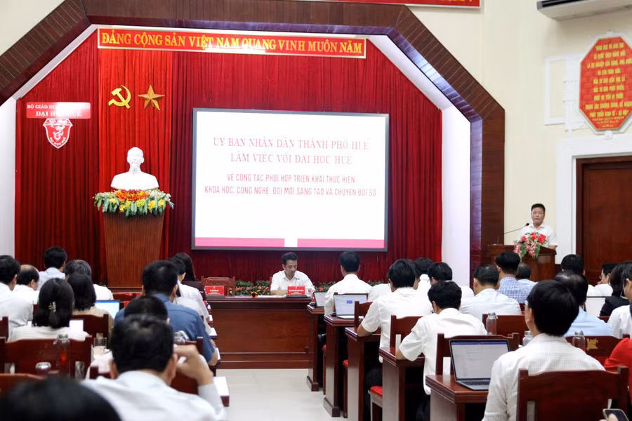 Hội nghị hợp tác giữa Đại học Huế và TP Huế triển khai hoạt động khoa học công nghệ, đổi mới sáng tạo và chuyển đổi số.