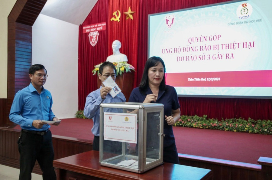 Đại học Huế và Công đoàn Đại học Huế tổ chức phát động quyên góp, ủng hộ đồng bào miền Bắc khắc phục thiệt hại do bão số 3 vào tháng 9/2024. 7.jpg