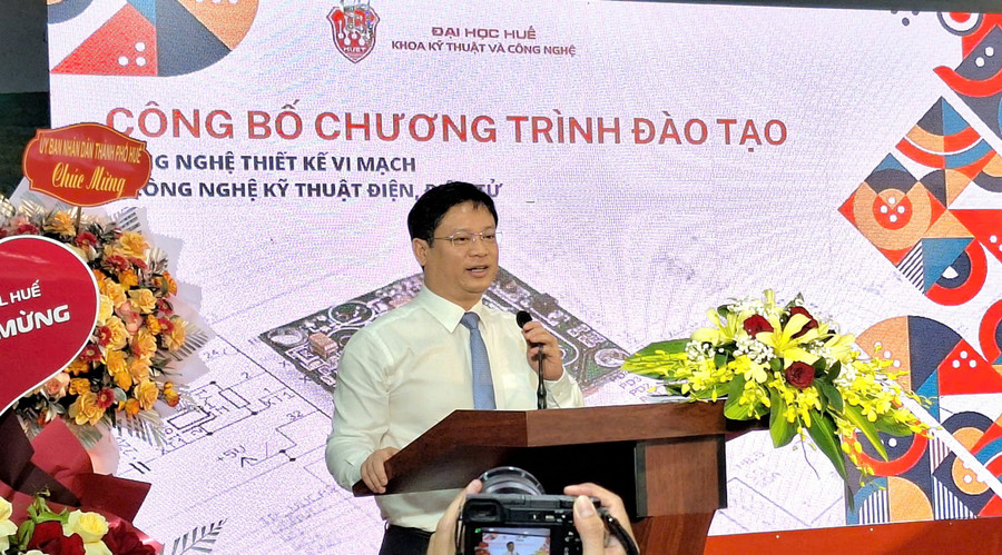 Ông Nguyễn Thanh Bình, Phó Chủ tịch thường trực UBND TP Huế phát biểu chỉ đạo tại buổi lễ. z6796124676545-068aef1948bf36fa267f3731b7a8fb9b.jpg