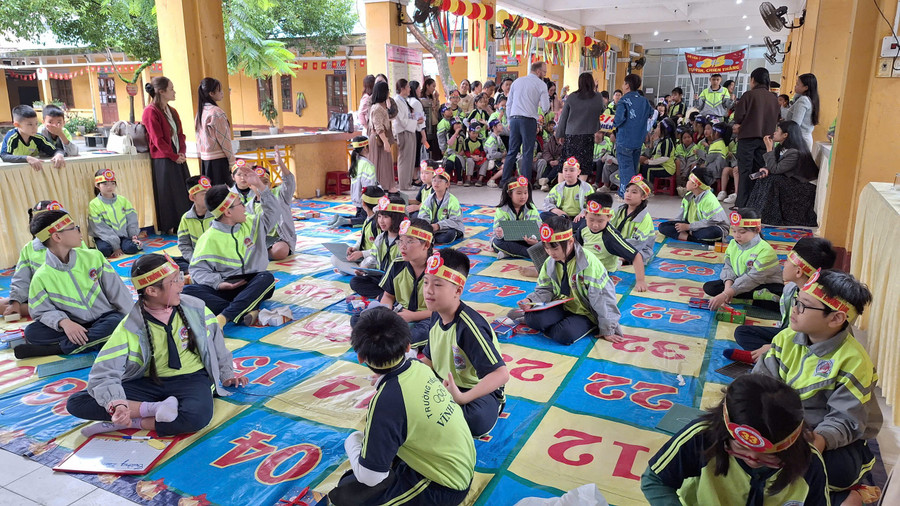 Cuộc thi “Tìm kiếm tài năng Tiếng Anh” tổ chức tại Trường tiểu học Vĩnh Ninh.