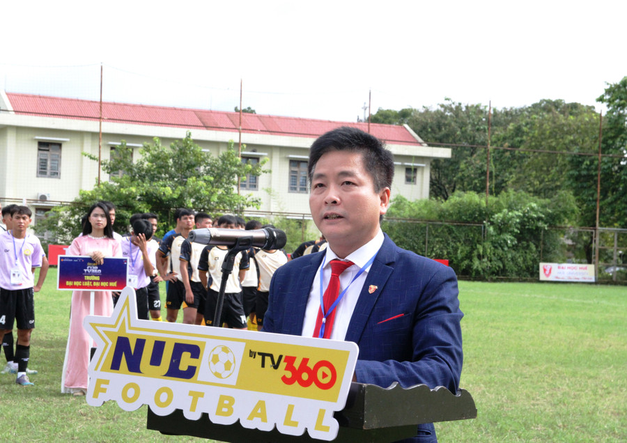 TS Bùi Văn Lợi, Phó Giám đốc Phụ trách Đại học Huế phát biểu khai mạc. 1.jpg