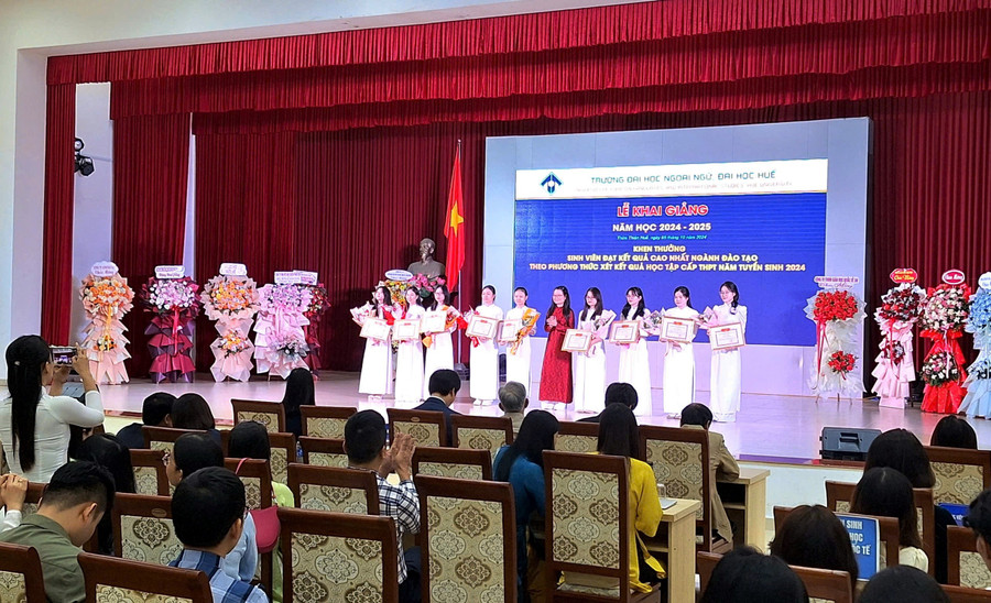 Trường Đại học Ngoại ngữ, Đại học Huế khai giảng năm học mới