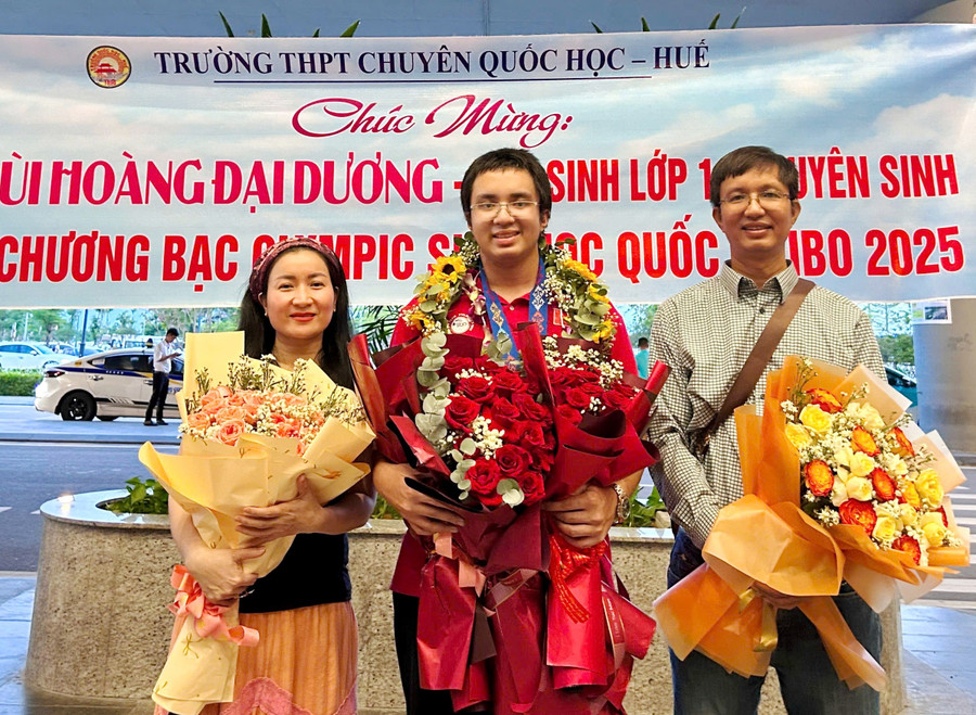 a4-nam-sinh-gianh-huy-chuong-bac-olympic-sinh-hoc-quoc-te-nam-2024-mong-muon-tro-thanh-bac-si-tuong-lai.jpg