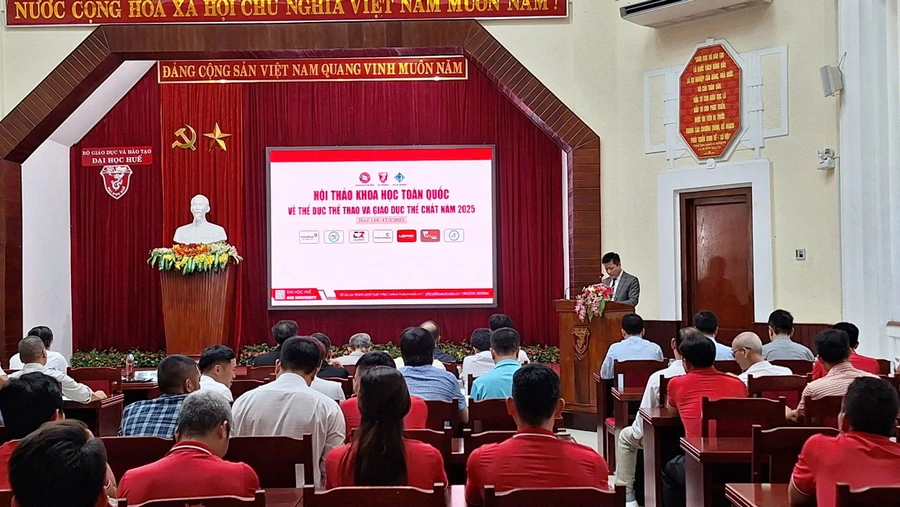 Nhiều ý kiến góp ý nhằm nâng cao công tác giáo dục thể chất và thể thao trong các trường đại học tại hội nghị. (Ảnh: Đại Dương)