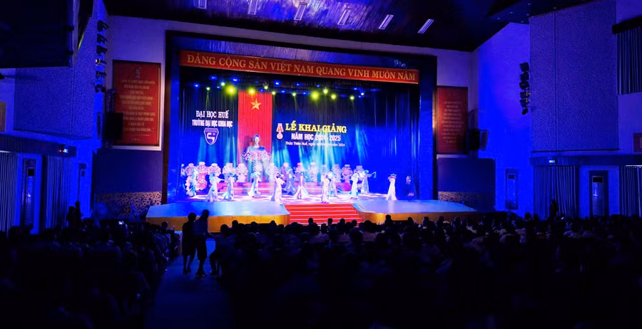 Lễ khai giảng năm học mới 2024-2025 tại Trường Đại học Khoa học, Đại học Huế. (Ảnh: Đại Dương)