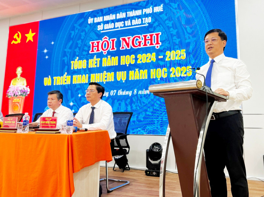 Ông Nguyễn Thanh Bình, Phó Chủ tịch Thường trực UBND TP Huế phát biểu chỉ đạo tại Hội nghị. z6883196118585-572b116b6d05d9ce17cd4653047dcb71.jpg
