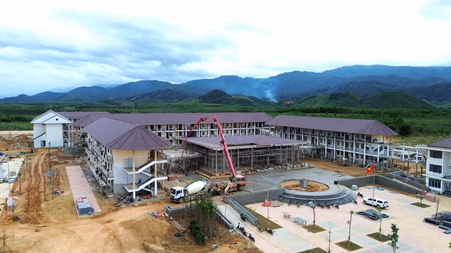 Dự án Trường phổ thông dân tộc nội trú liên cấp A Lưới 3 đang chuẩn bị về đích đúng thời hạn.