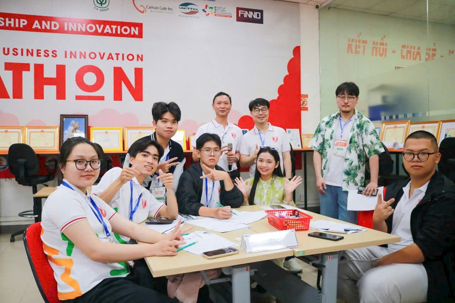 Cuộc thi khởi nghiệp “Yes! Camp x Huế 2024” lần đầu tiên tổ chức tại Huế nhằm ươm mầm những ý tưởng đột phá cho thế hệ trẻ. (Ảnh: K.T)