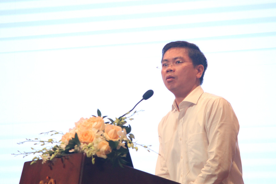 Các báo cáo viên trình bày các tham luận. (Ảnh: Đại Dương) 5.jpg