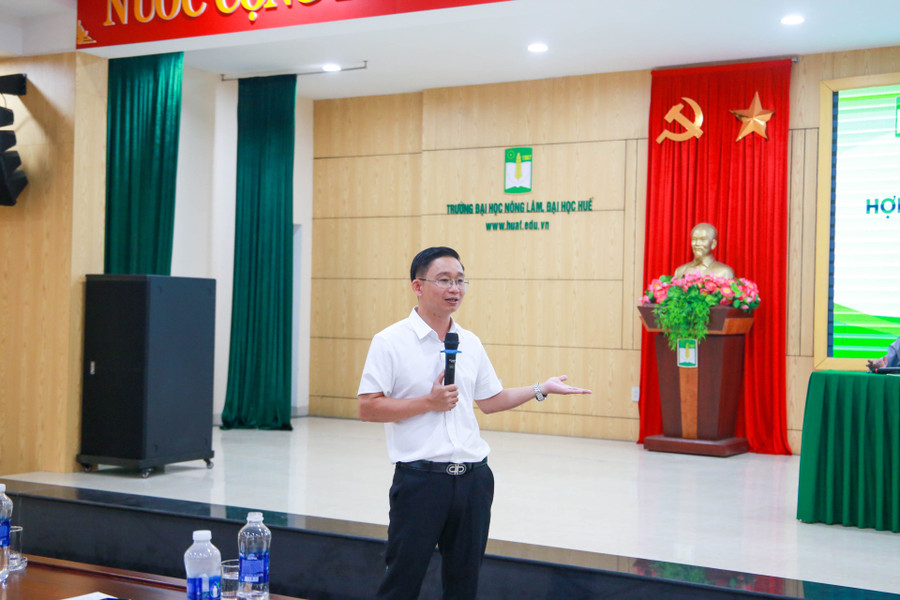 Đại diện doanh nghiệp trao đổi ý kiến tại hội thảo. 290c6609.jpg