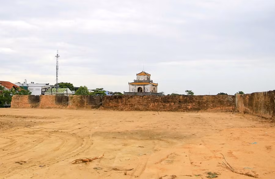 Công tác giải phóng mặt bằng tại khu vực 1 di tích Kinh thành Huế được tiến hành nhanh chóng thời gian qua. (Ảnh: Hoàng Hải)