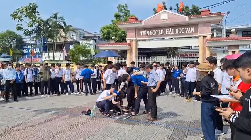 Học sinh Huế hào hứng thi tài tại Ngày hội STEM lần II. (Ảnh: Đại Dương)