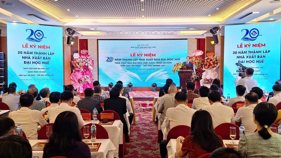 Lễ kỷ niệm 20 năm thành lập Nhà xuất bản Đại học Huế.